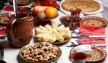 еда в пост стол фасоль пирог