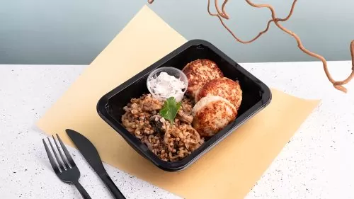Куриные котлетки с гречкой