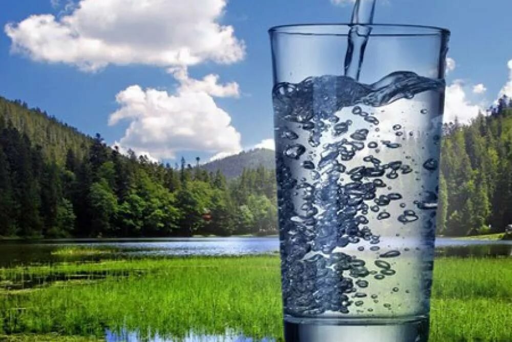 Вода питьевая горы стакан