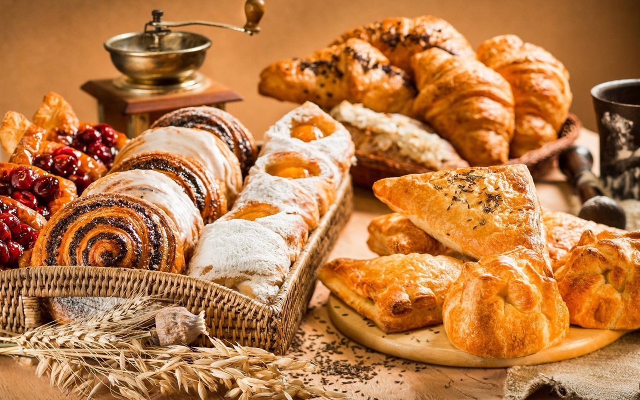Булочки разные плюшки пироги