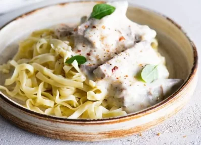 Бефстроганов с тальятелле